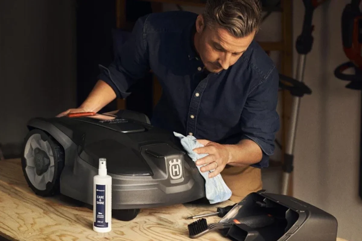 Care and Shine sprej 200ml za Husqvarna Automower