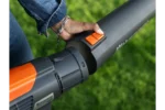 Baterijski pihalnik Husqvarna 122iB listje
